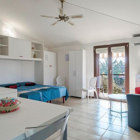 Casa Lugana 15 - Monolocale Con Piscina Fronte Lago Sirmione Luaran gambar