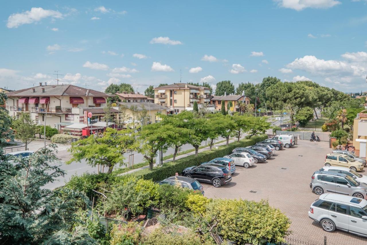 Casa Lugana 15 - Monolocale Con Piscina Fronte Lago Sirmione Luaran gambar