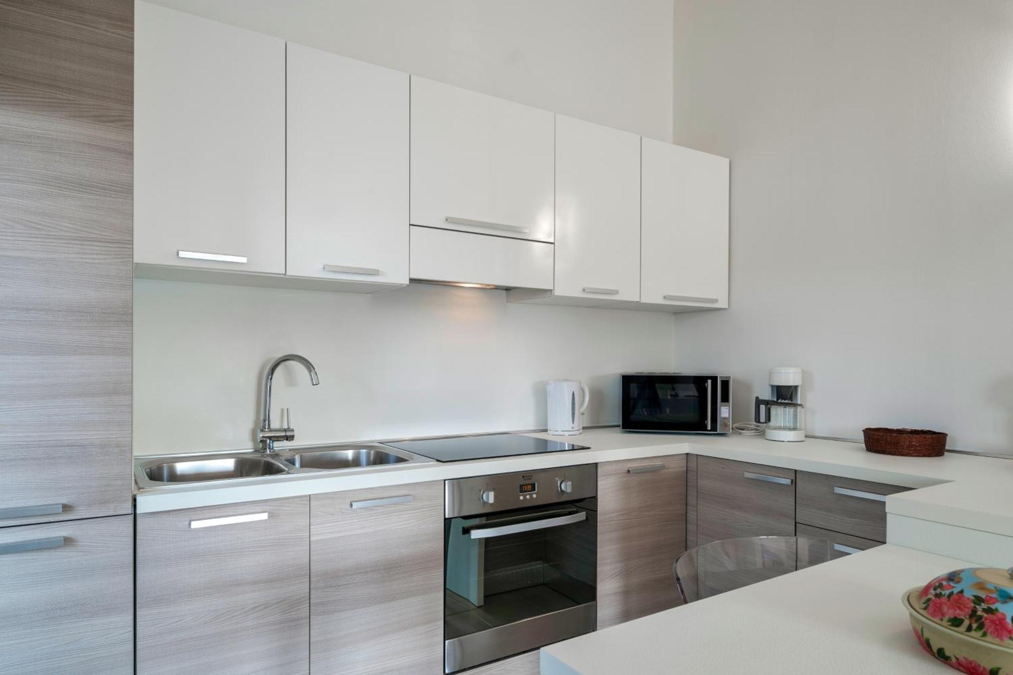Casa Lugana 15 - Monolocale Con Piscina Fronte Lago Sirmione Luaran gambar