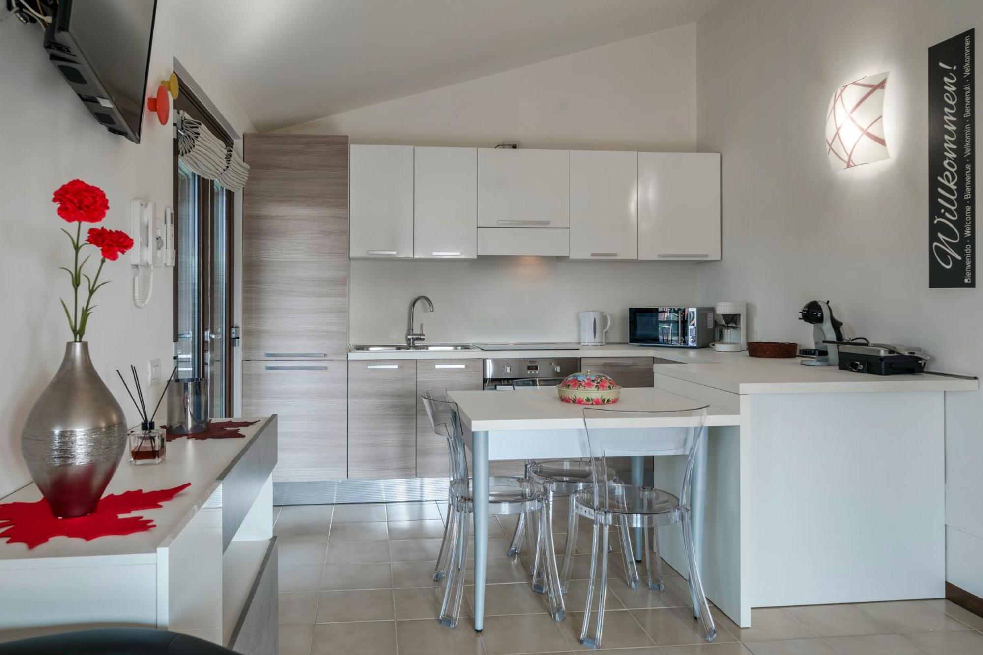 Casa Lugana 15 - Monolocale Con Piscina Fronte Lago Sirmione Luaran gambar