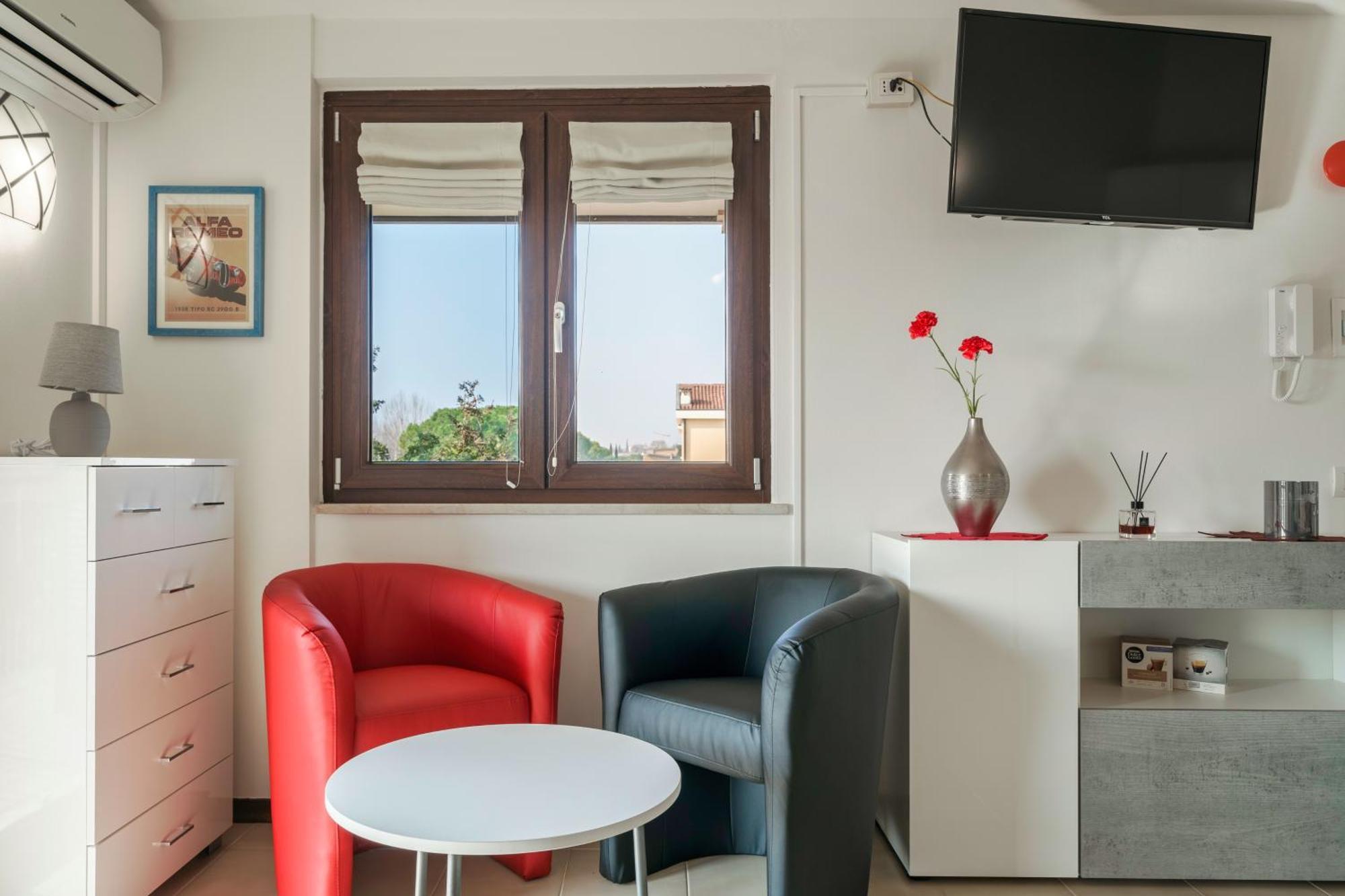 Casa Lugana 15 - Monolocale Con Piscina Fronte Lago Sirmione Luaran gambar