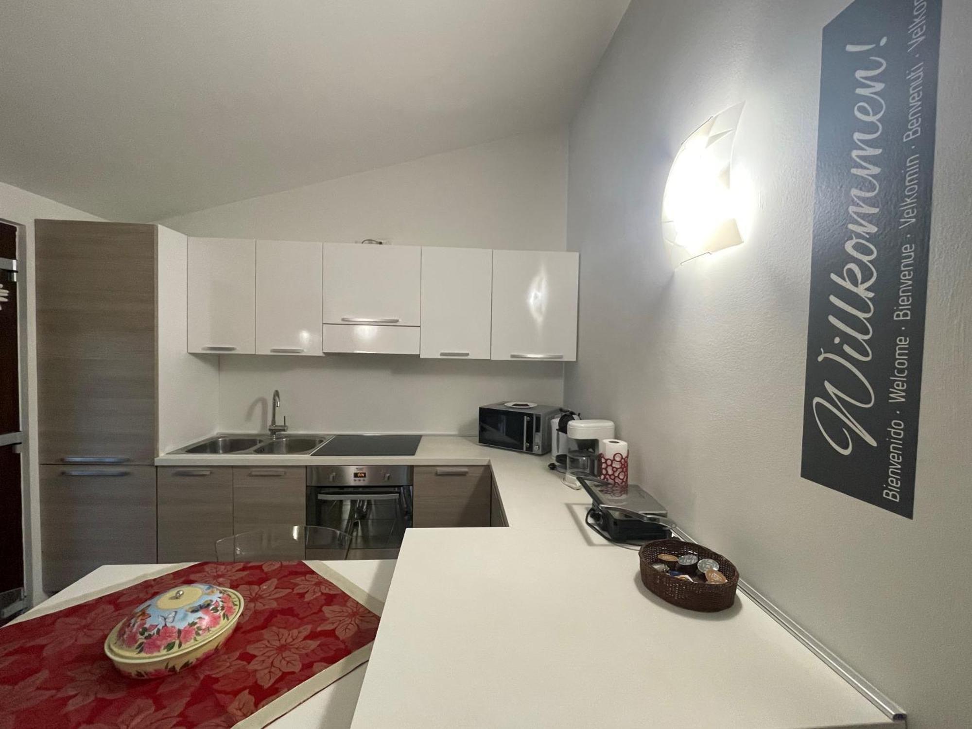 Casa Lugana 15 - Monolocale Con Piscina Fronte Lago Sirmione Luaran gambar